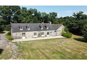 Maison Sainte-Tréphine 190 m² T-6 à vendre  267 500 €