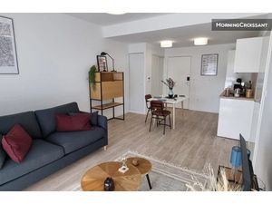 Location meublée appartement 2 pièces 43 m² à Rueil-Malmaison (92500)  1 900 €