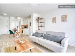 Location meublée appartement 2 pièces 45 m² à Rueil-Malmaison (92500)  1 900 €