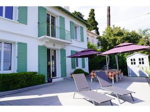 Location meublée maison 5 pièces 120 m² à Grasse (06130)  2 450 €