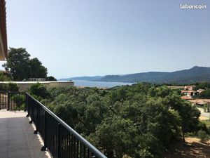 STUDIO à louer à l'année 600 (eau et électricité comprises)