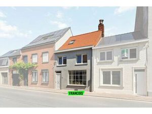 Maison mitoyenne magnifiquement rénovée avec 4 chambres et …