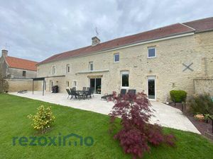14270 Proche St Pierre sur dives maison de 236 m² + dépendance