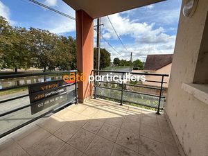 Vente appartement 2 pièces 61.8 m² à Saint-Amand-Montrond (18200)  91 990 €