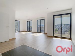 Location appartement 4 pièces 83 m² à Clamart (92140)  1 771 €