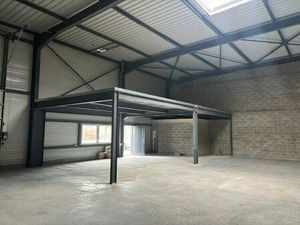 Local d'activités à vendre