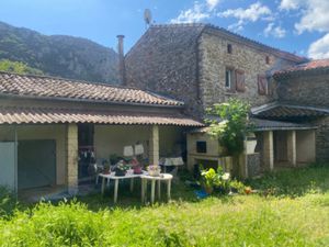 Maison à vendre GENERARGUES 11 pièce(s) 330m2 299 000€