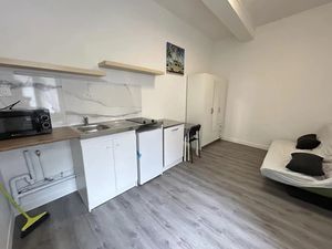 Location meublée appartement 1 pièce 14 m² à Saint-Quentin (02100)  380 €