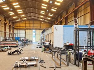 Vente locaux professionnels 2 pièces 2500 m² à Gauchy (02430)  599 000 €