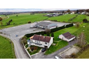 Vente locaux professionnels 700 m² à Frotey-lès-Lure (70200)  630 000 €