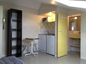 Location meublée appartement 1 pièce 17 m² à Auch (32000)  235 €
