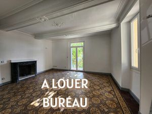 EXCLUSIVITE A LOUER A CHATEAUNEUF DE GADAGNE ENTRE AVIGNON ET L'ISLE SUR LA SORGUE - LOCAL