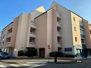 A VENDRE - studio meublé à CHARTRES HYPER CENTRE VILLE