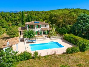 Maison de luxe à vendre à Montauroux