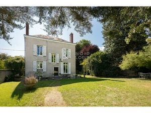 Maison de luxe à vendre à Saint-Max