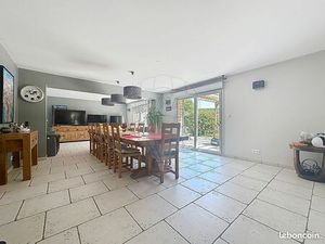 Maison 12 pièces 368 m²