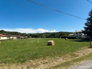 A vendre  terrains à bâtir à St Jean de Verges (09)