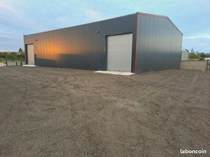 Location entrepôt avec terrain /garage automobile/carrosserie/ atelier / cellule de stocka