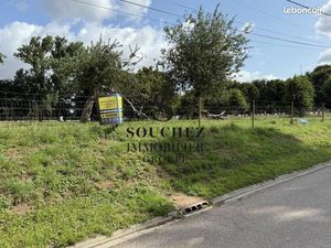 Terrain 1 700 m² Sus Saint Leger