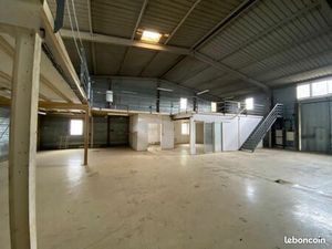 Local industriel 1 882 m²