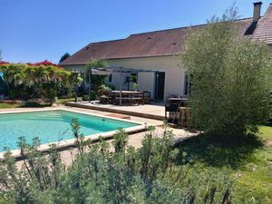 Maison de plain pied Eguzon Chantôme 8 pièce(s) 243 m2