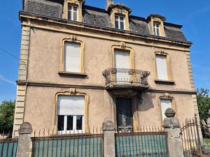 Plus de 300 m² de potentiel dans une authentique maison de maître à Uckange