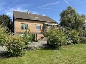 SOUS OPTION - Très belle villa au potentiel énorme