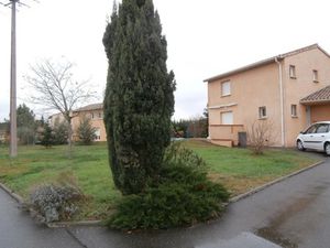 Location maison 4 pièces 90 m² à Saint-Sauveur (31790)  950 €