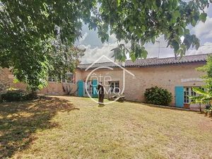 Vente propriété 3 pièces 112 m² à Gensac (33890)  195 000 €