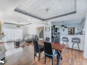 Vente maison 6 pièces 150 m² à La Ville-aux-Dames (37700)  325 990 €