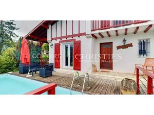 Maison avec piscine et terrasse Itxassou (64)