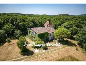 Belle maison en pierre dans un parc boisé de 27Ha