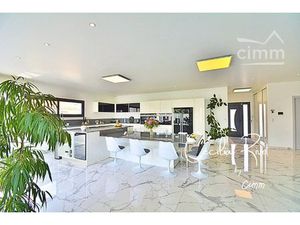 LLUPIA (66) VILLA D’EXCEPTION CONTEMPORAINE AVEC PISCINE INTERIEUR