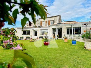 Vente maison 7 pièces 189m2 Chermignac 17460 - 299000 € - Surface Privée