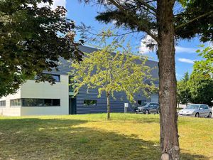 Location locaux professionnels 1126 m² à Houdan (78550)  10 000 €