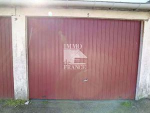 Location Garage box et parking à Laval (53000) : à louer / 16m² Laval