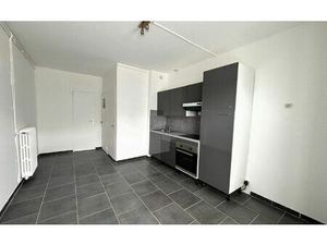 Location appartement  m² T-4 à Le Chevain  475 €