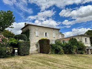 Maison de luxe à vendre à Mouthiers-sur-Boëme