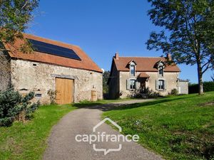 Maison à vendre 5 pièces plus grange avec terrain de 2620 m2 LAPEYROUSE (63)