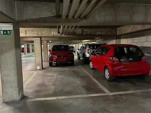 Parking à louer à Chemin des Deux Maisons 69 Woluwe-Saint-Lambert (VBD17598)
