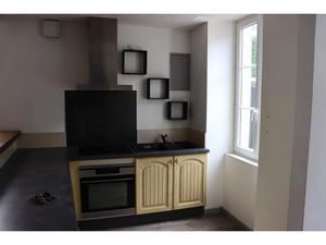 Location maison 4 pièces 82.5 m² à Gy-l'Evêque (89580)  750 €