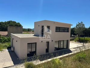 Local commercial 7 pièces 120 m² à vendre / acheter saint-maximin-la-sainte-baume 83470 ? 