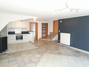 Appartement 110m² sur 2 niveaux  terrasse et carport