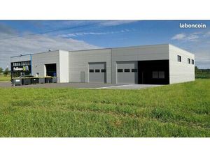 Local industriel ou commercial de 250 m² situé à Martres Tolosane bordure Autoroute A64 di