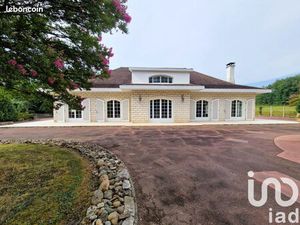 Maison 6 pièces 349 m²