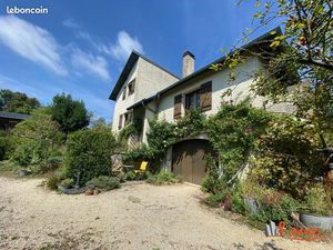 Propriété 8 pièces 161 m²