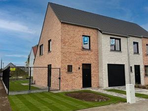 Volledig afwerkte woning met 3 slaapkamers in Waardamme