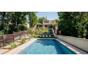 Maison avec piscine et terrasse Murs (84)