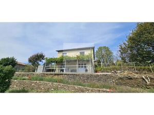 Villa spacieuse  terrain et vue