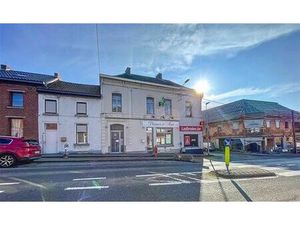 VASTE IMMEUBLE MIXTE